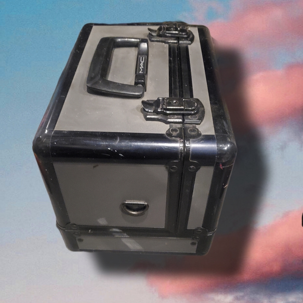 Mac Cosmetics Three Tiered Train Case - image 3